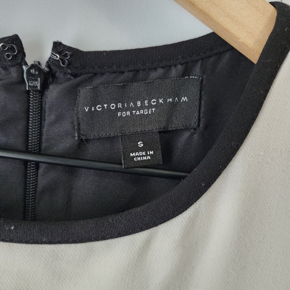 SOLD! Victoria Beckham for Target • Mod Floral Dress - Picture 6 of 7